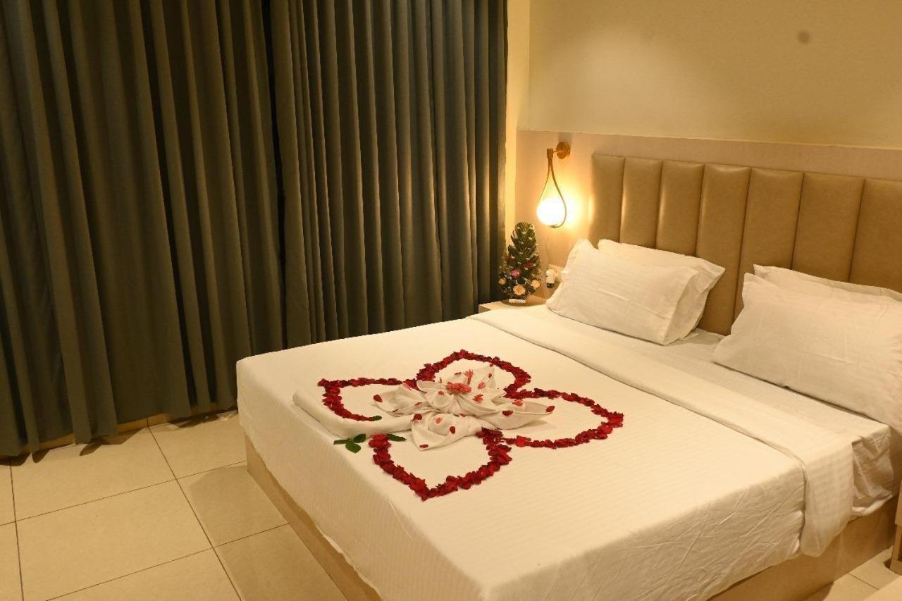 Hotel Shree Ji Inn Райпур Экстерьер фото